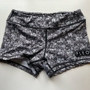 Fleo High-Rise Floral Performance Women’s Shorts - Black & White